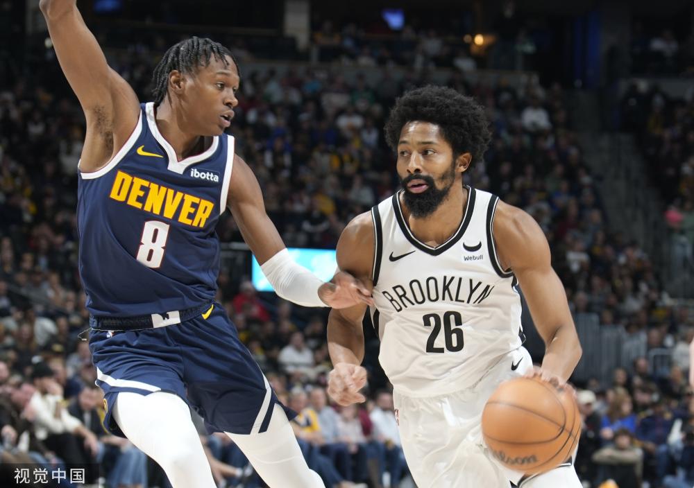 而他勇敢地 而他勇敢地